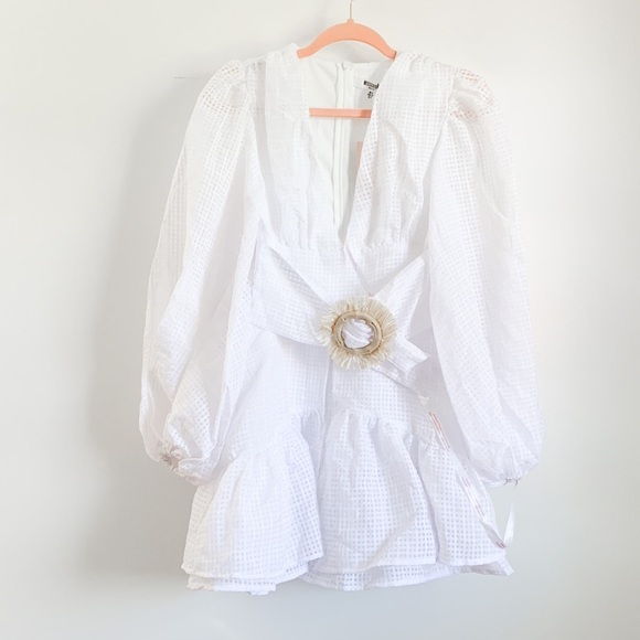 NWT Missguided petite balloon sleeve plunge dress texture white raffia buckle - Picture 5 of 10